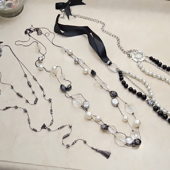 NY Collection Jewelry - Elegant Black and Silver Women's Necklace Set
